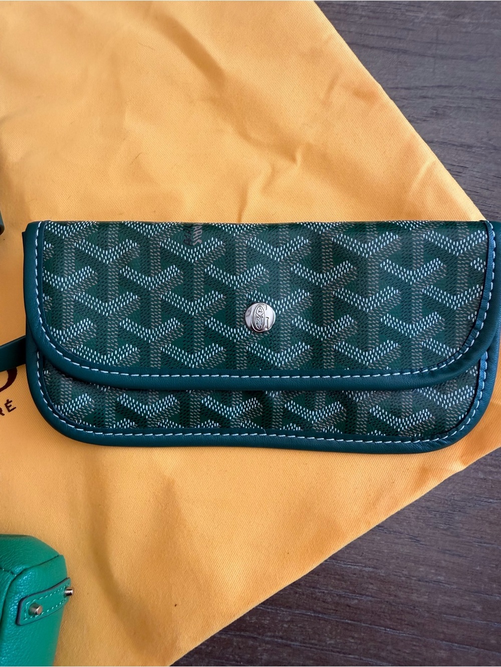Green Tote with Matching Pouch - Picture 6 of 13
